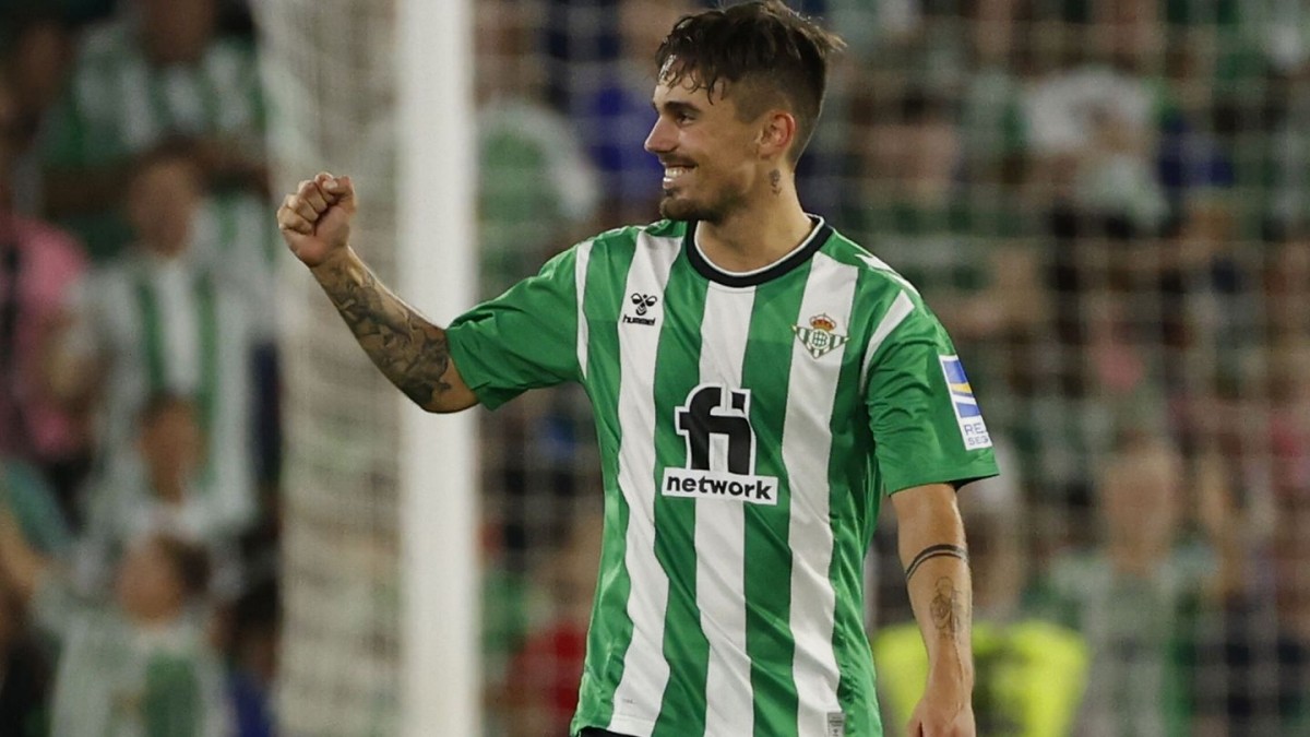 El Nápoles pierde a Veiga y va a por un jugador del Betis El Nápoles pierde a Veiga y va a por un jugador del Betis