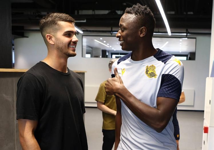 Malas noticias con Umar Sadiq y André Silva Malas noticias con Umar Sadiq y André Silva