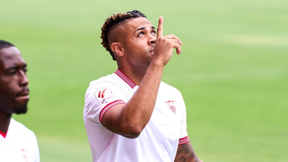Mariano Díaz sorprende a todos en el Sevilla Mariano Díaz sorprende a todos en el Sevilla
