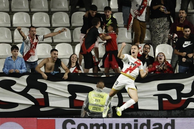 De Frutos oposita al 11 titular del Rayo Vallecano De Frutos oposita al 11 titular del Rayo Vallecano
