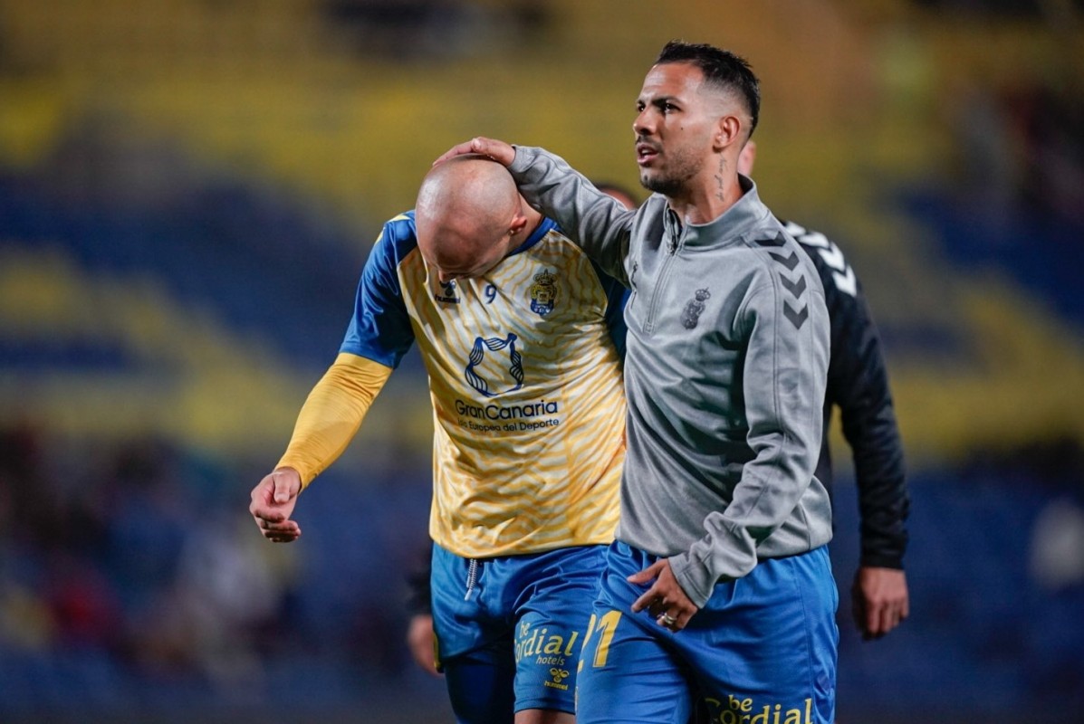 Sandro Ramírez recae de su lesión Sandro Ramírez recae de su lesión