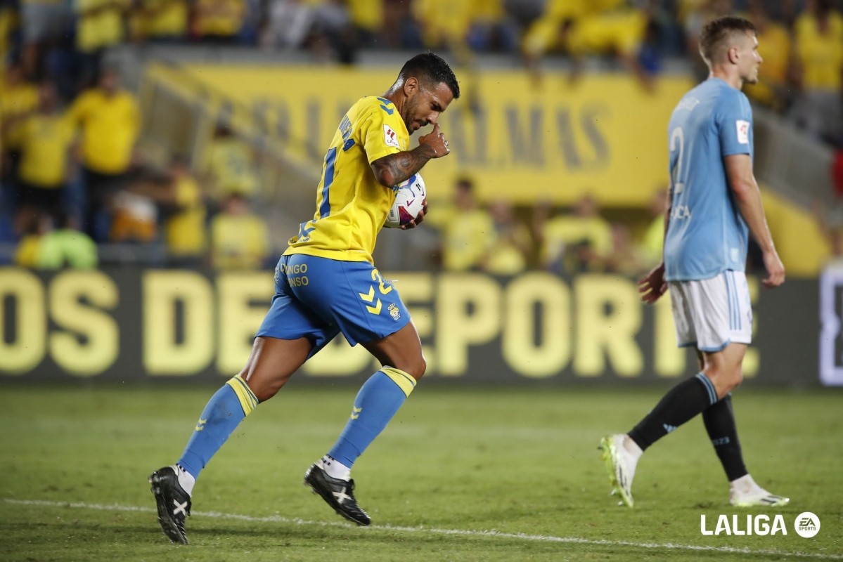 Jonathan Viera vuelve a no entrar en la convocatoria Jonathan Viera vuelve a no entrar en la convocatoria