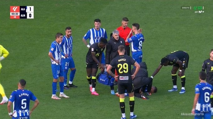 Sedlar abandonó el terreno de juego en camilla Sedlar abandonó el terreno de juego en camilla