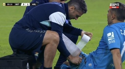 Claudio Bravo termina con molestias y es duda para el derbi