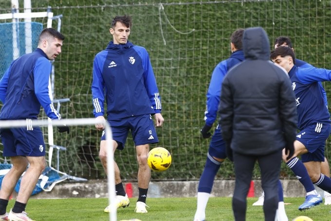 Entrenamiento Osasuna: Budimir ya trabaja con el grupo tras ausentarse ayer Entrenamiento Osasuna: Budimir ya trabaja con el grupo tras ausentarse ayer