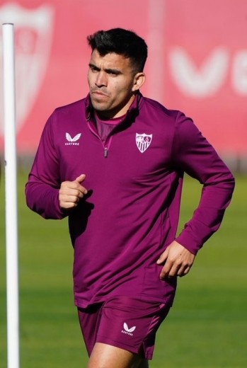 Entrenamiento Sevilla: Nyland da un paso atrás en una sesión en la que hay cuatro bajas