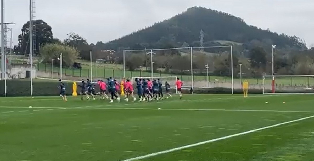 Entrenamiento Athletic Club: Unai Simón, Yuri Berchiche, Yeray, Paredes y el debate entre Vesga y Dani García