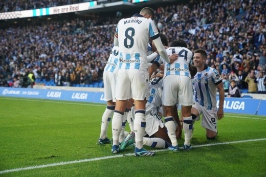 La Real Sociedad ha presentado alegaciones a la tarjeta amarilla mostrada a Merino ante el Sevilla