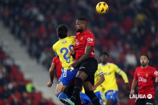 ¡Iza Carcelén cae lesionado ante el Mallorca!