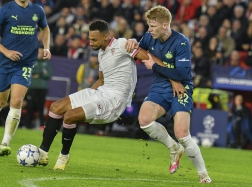 Jesús Navas, En-Nesyri y Sow terminaron el partido de Champions con molestias