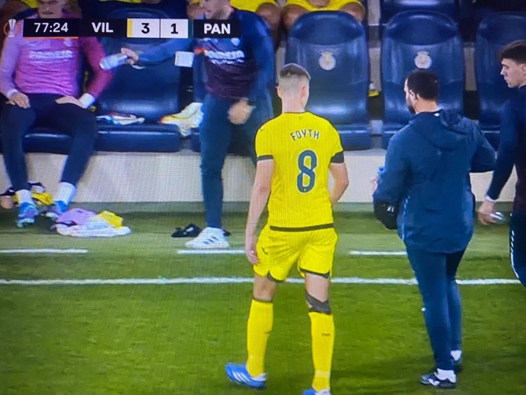 ¡Juan Foyth se retira con molestias en la rodilla y fatigado! ¡Juan Foyth se retira con molestias en la rodilla y fatigado!
