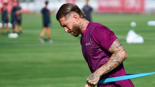 El Sevilla completa la sesión del martes con diez bajas
