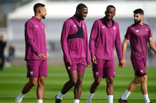 Nueve bajas y una recuperación en el entrenamiento del Sevilla