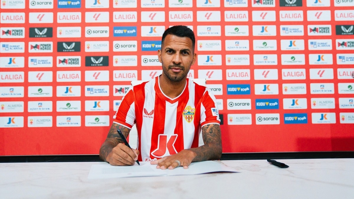 OFICIAL: Jonathan Viera es nuevo jugador del Almería OFICIAL: Jonathan Viera es nuevo jugador del Almería