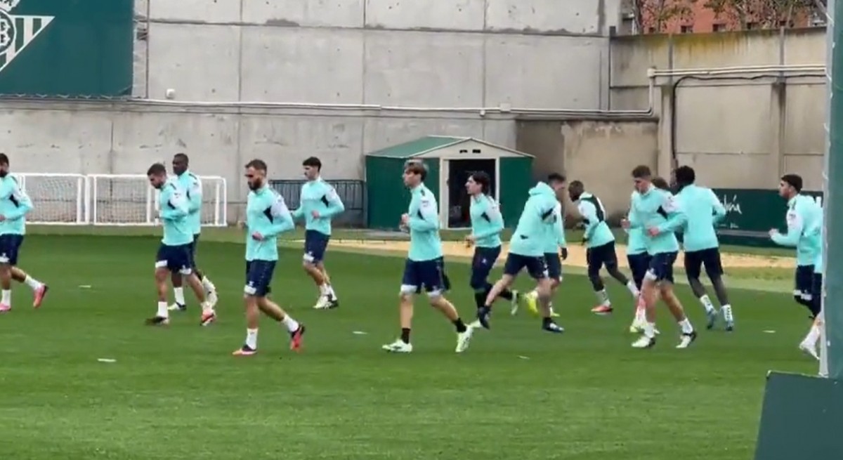 Marc Roca, Fornals y Sokratis comienzan la semana al margen del grupo Marc Roca, Fornals y Sokratis comienzan la semana al margen del grupo