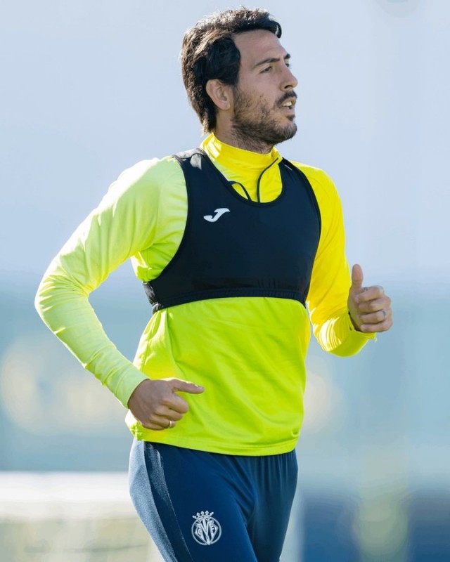 Parejo completa una nueva sesión sin los seis lesionados Parejo completa una nueva sesión sin los seis lesionados