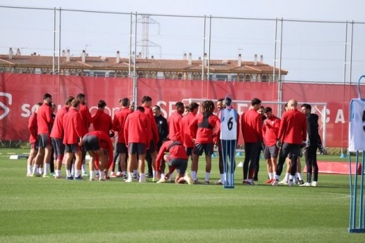 Malas noticias en el Sevilla con Lucas Ocampos