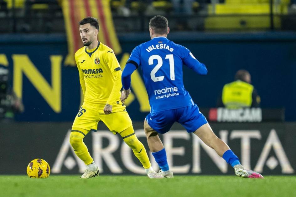 Álex Baena fue sustituido ante el Getafe por problemas musculares