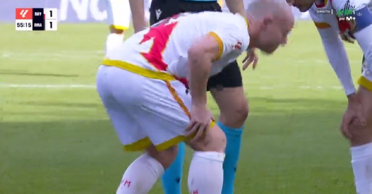 Isi Palazón cae lesionado ante el Real Madrid