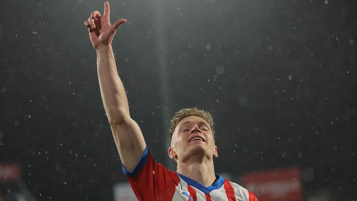 Tsygankov tuvo que ser sustituido por problemas en su rodilla