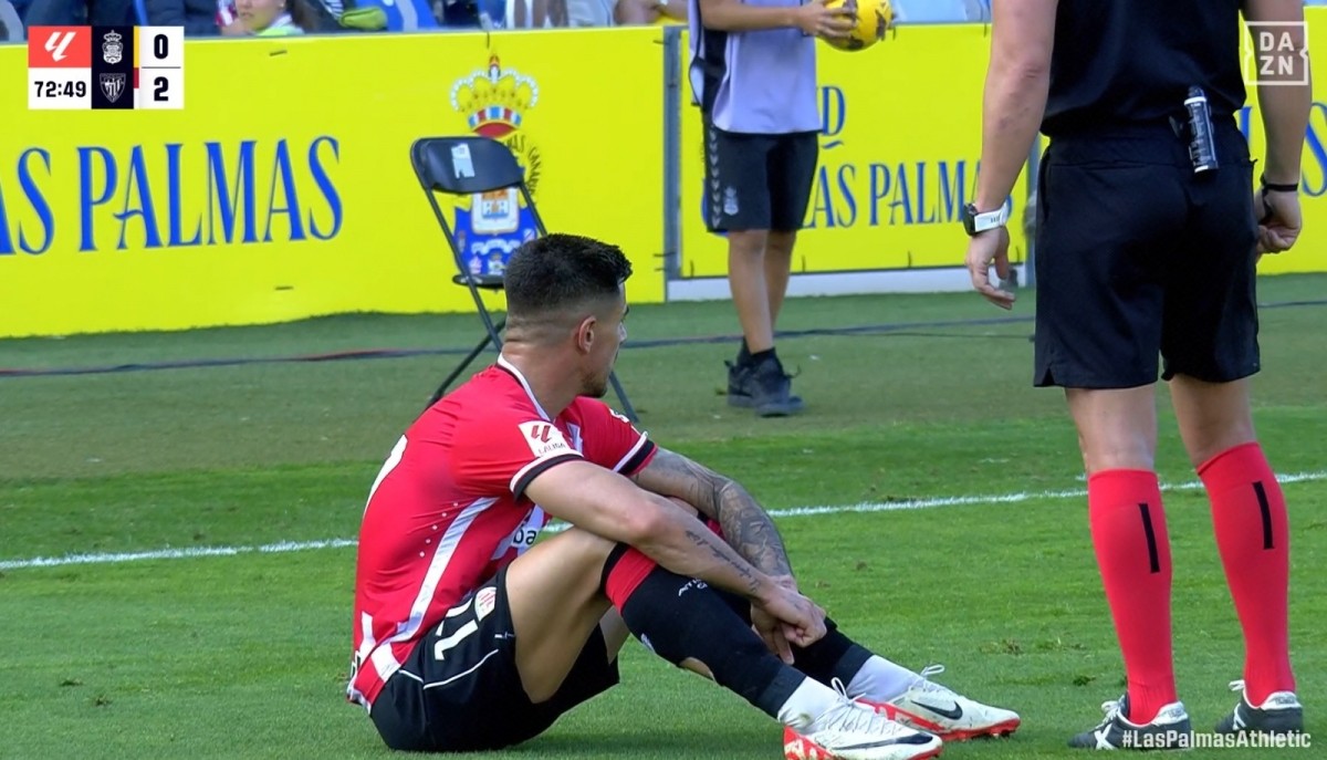 Yuri Berchiche cae lesionado frente a la UD Las Palmas