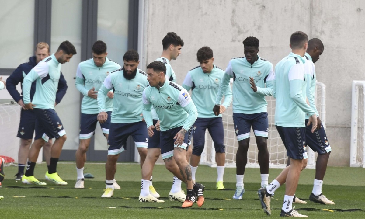 Baja importante en el entrenamiento del Real Betis Baja importante en el entrenamiento del Real Betis