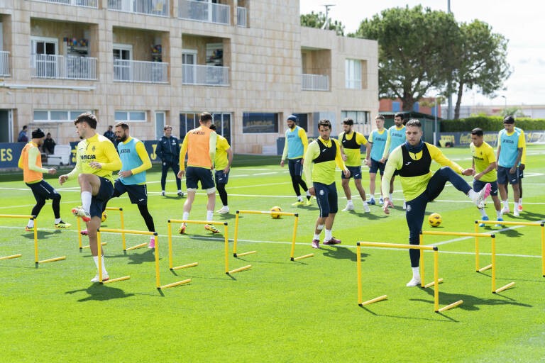 Bastantes sorpresas en el entrenamiento del Villarreal Bastantes sorpresas en el entrenamiento del Villarreal