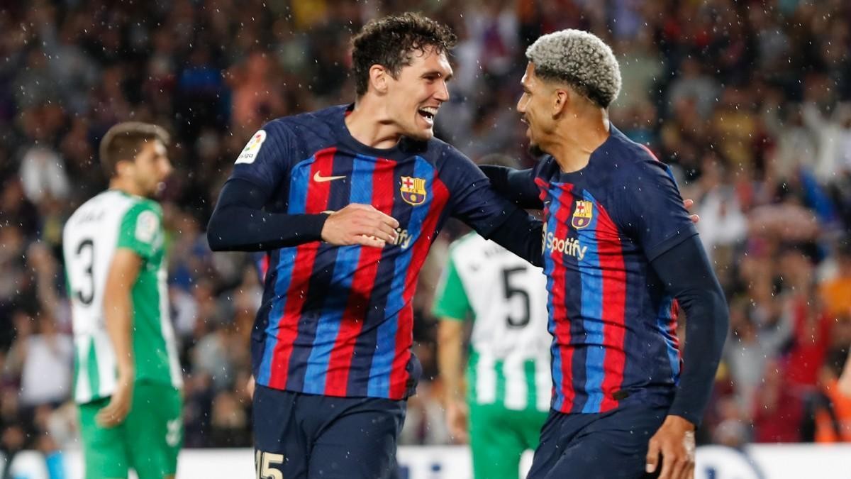 Araujo Sí, Christensen No ¿Jugará el charrúa? Araujo Sí, Christensen No ¿Jugará el charrúa?
