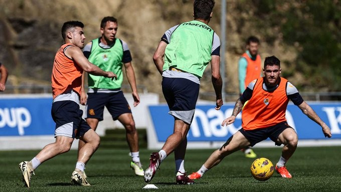 Novedades con el estado de Take Kubo y una nueva baja para la Real en el entrenamiento de hoy