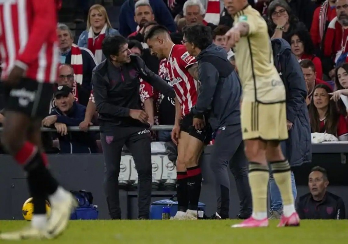 Yuri Berchiche cae lesionado del tobillo