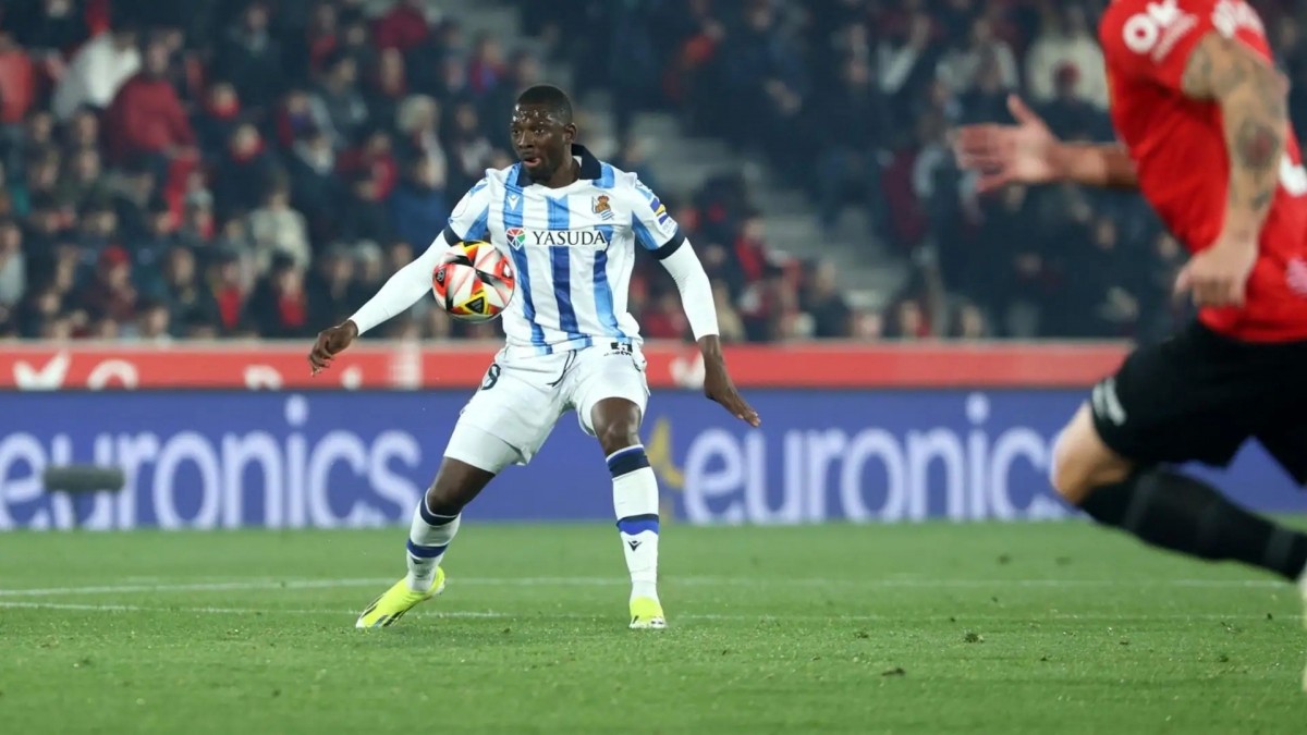 ¿Por qué Hamari Traoré ha sido sustituido en el minuto 45? ¿Por qué Hamari Traoré ha sido sustituido en el minuto 45?