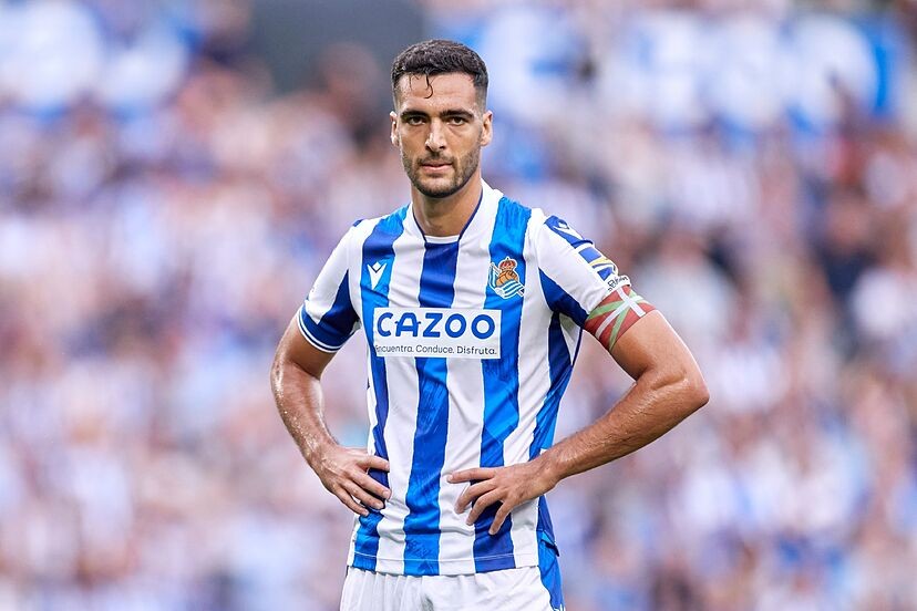 Mikel Merino se aleja de la Real Sociedad Mikel Merino se aleja de la Real Sociedad
