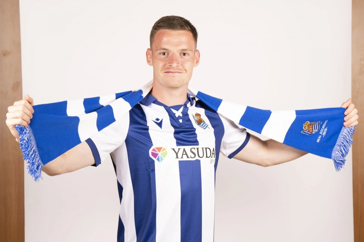 Sergio Gómez ya es oficialmente jugador de la Real Sociedad Sergio Gómez ya es oficialmente jugador de la Real Sociedad