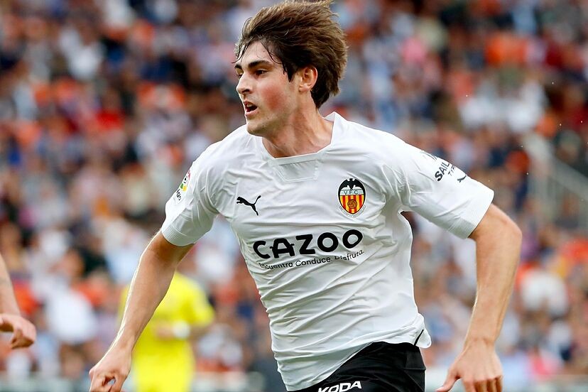 El Girona sigue pendiente de Javi Guerra El Girona sigue pendiente de Javi Guerra
