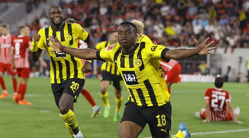 El Betis tantea la cesión de este delantero del Borussia Dortmund El Betis tantea la cesión de este delantero del Borussia Dortmund