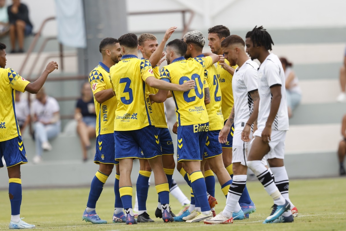 Amistosos de pretemporada: Las Palmas vs Al-Shabab. Pejiño cae lesionado. Amistosos de pretemporada: Las Palmas vs Al-Shabab. Pejiño cae lesionado.