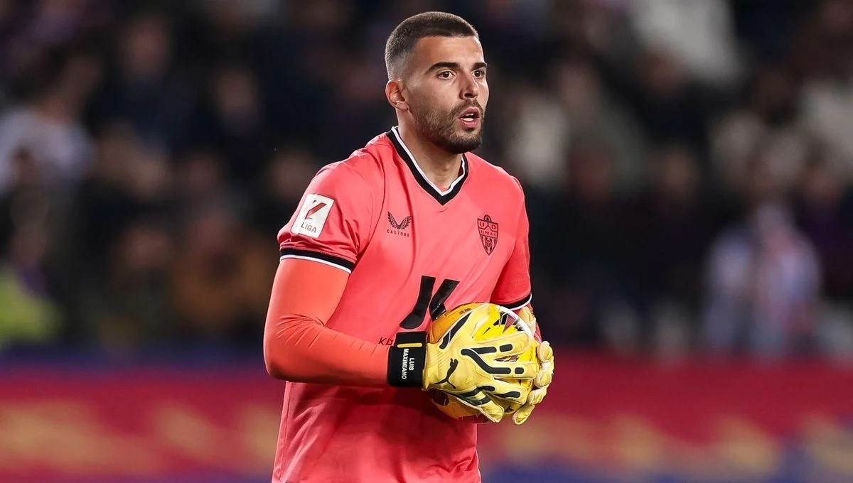 El Villarreal se lanza a por Luís Maximiano del Almería El Villarreal se lanza a por Luís Maximiano del Almería