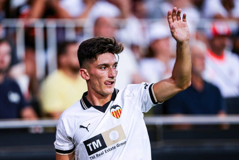 La Real Sociedad elige al sustituto de Zubimendi en el Valencia La Real Sociedad elige al sustituto de Zubimendi en el Valencia