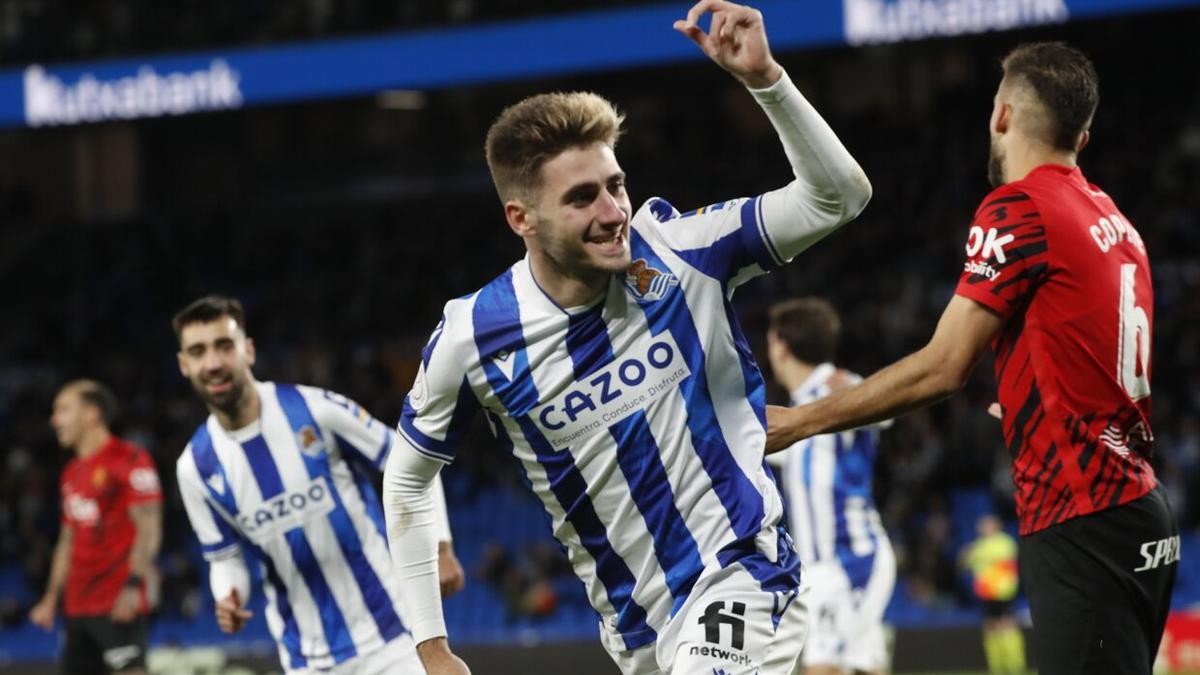 La Real Sociedad deja sin dorsal a Robert Navarro y Aramburu La Real Sociedad deja sin dorsal a Robert Navarro y Aramburu