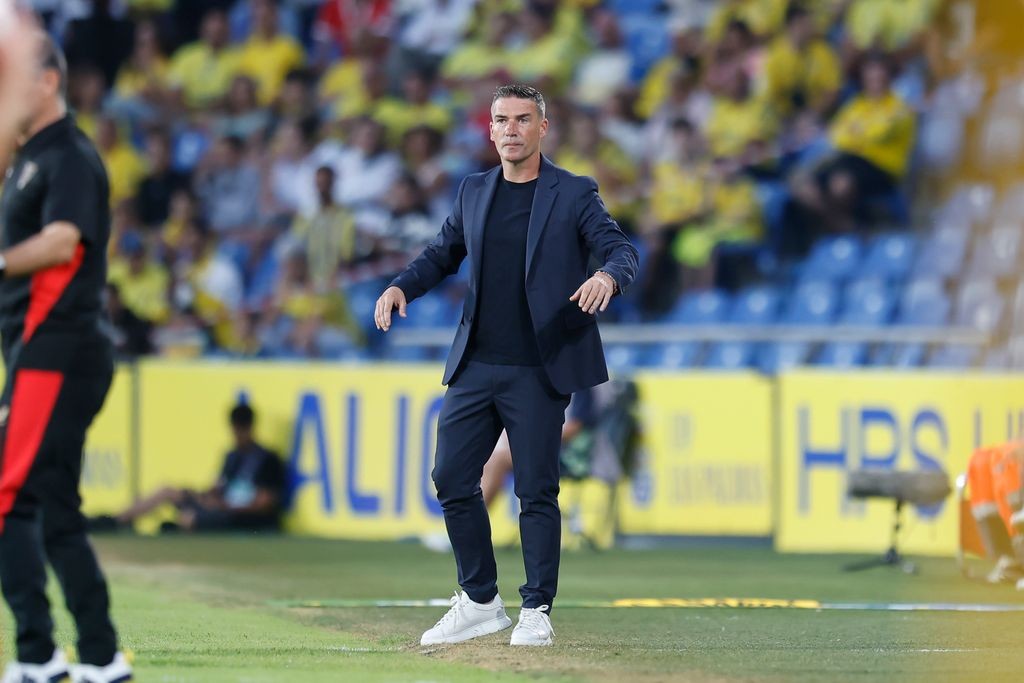 Carrión sobre Moleiro, Marvin Park y Álex Muñoz Carrión sobre Moleiro, Marvin Park y Álex Muñoz