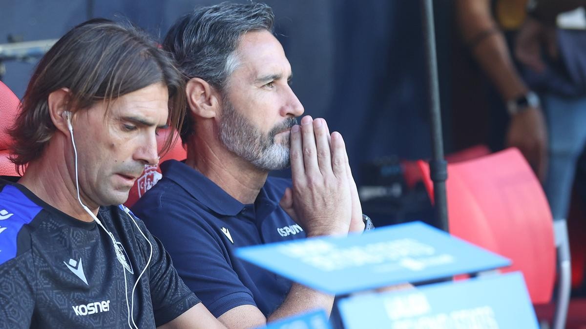 Vicente Moreno sobre Bryan Zaragoza, Aimar Oroz, Catena, Abel Bretones, Herrando, Iker Muñoz, Juan Cruz y Rubén García Vicente Moreno sobre Bryan Zaragoza, Aimar Oroz, Catena, Abel Bretones, Herrando, Iker Muñoz, Juan Cruz y Rubén García