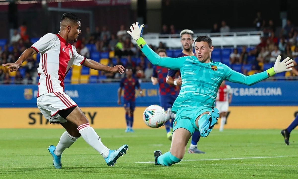 El Espanyol negocia con el Ajax el fichaje de un extremo El Espanyol negocia con el Ajax el fichaje de un extremo