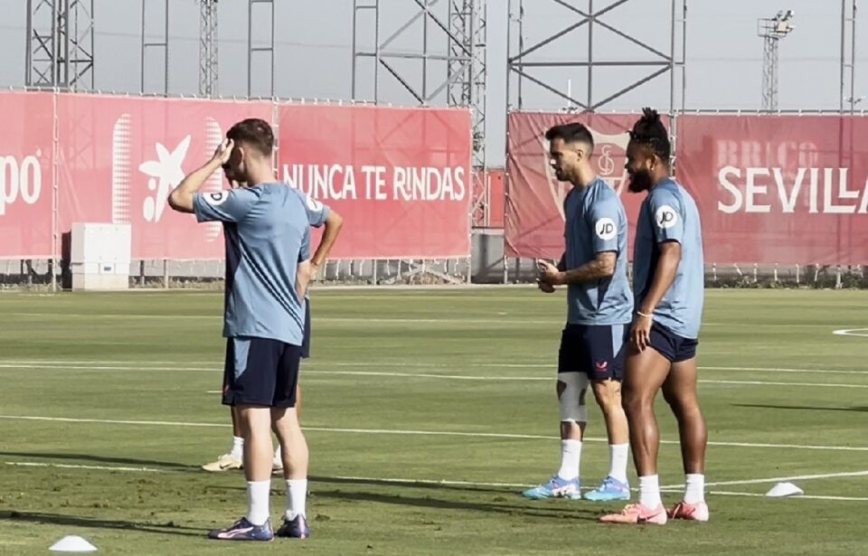 Suso y Badé regresan a los entrenamientos del Sevilla FC Suso y Badé regresan a los entrenamientos del Sevilla FC