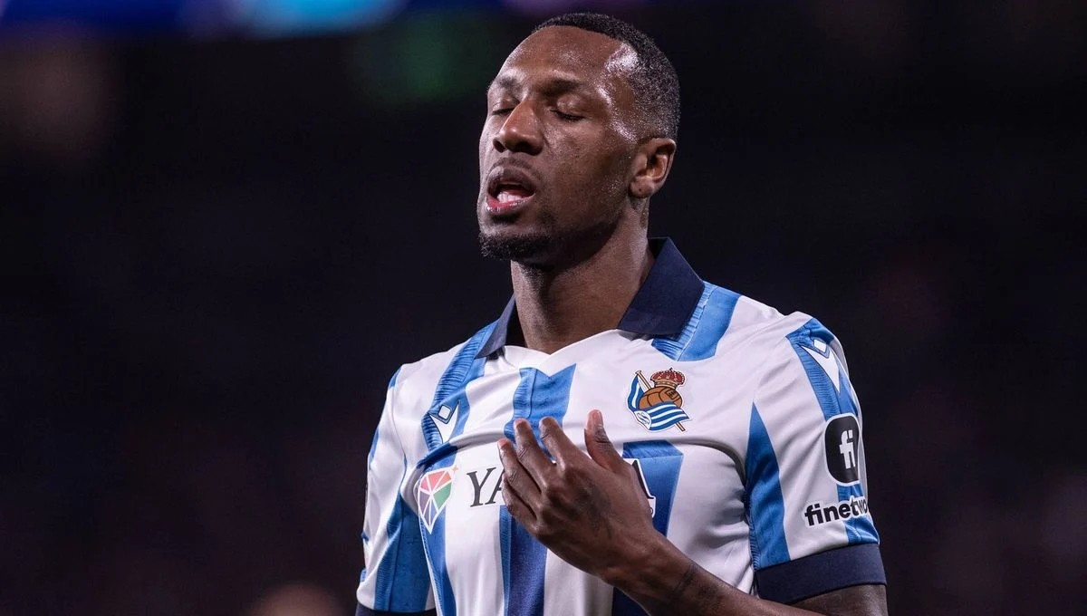 Sheraldo Becker podría ser sancionado por la Real Sociedad Sheraldo Becker podría ser sancionado por la Real Sociedad