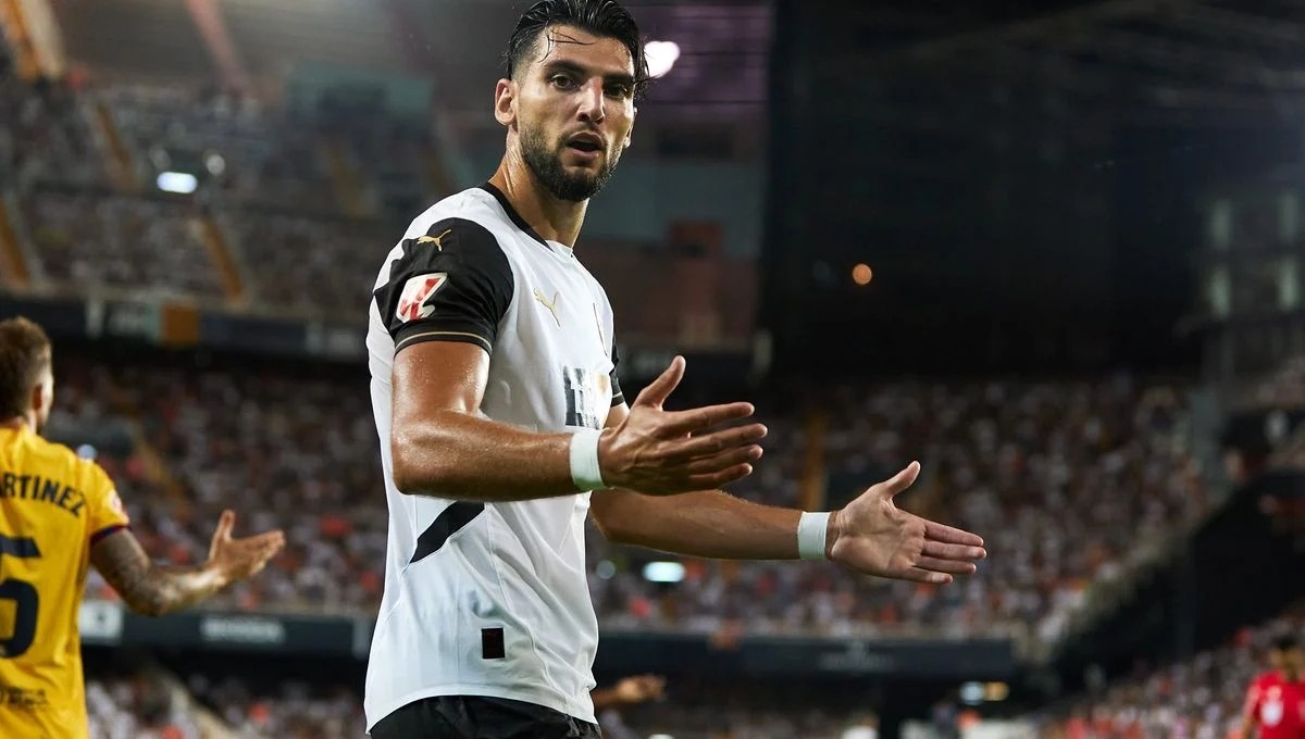 Rafa Mira se lesiona y no viaja a San Sebastián Rafa Mira se lesiona y no viaja a San Sebastián