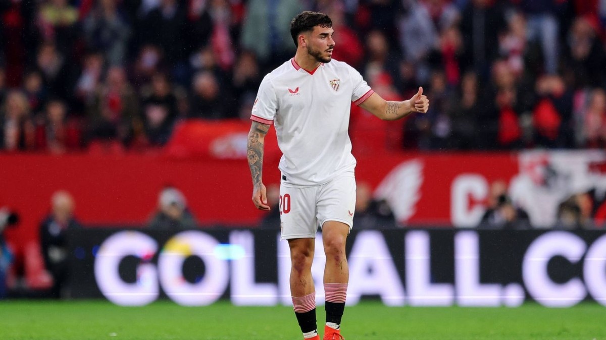 Jesús Navas e Isaac Romero se preparan para el derbi sevillano Jesús Navas e Isaac Romero se preparan para el derbi sevillano