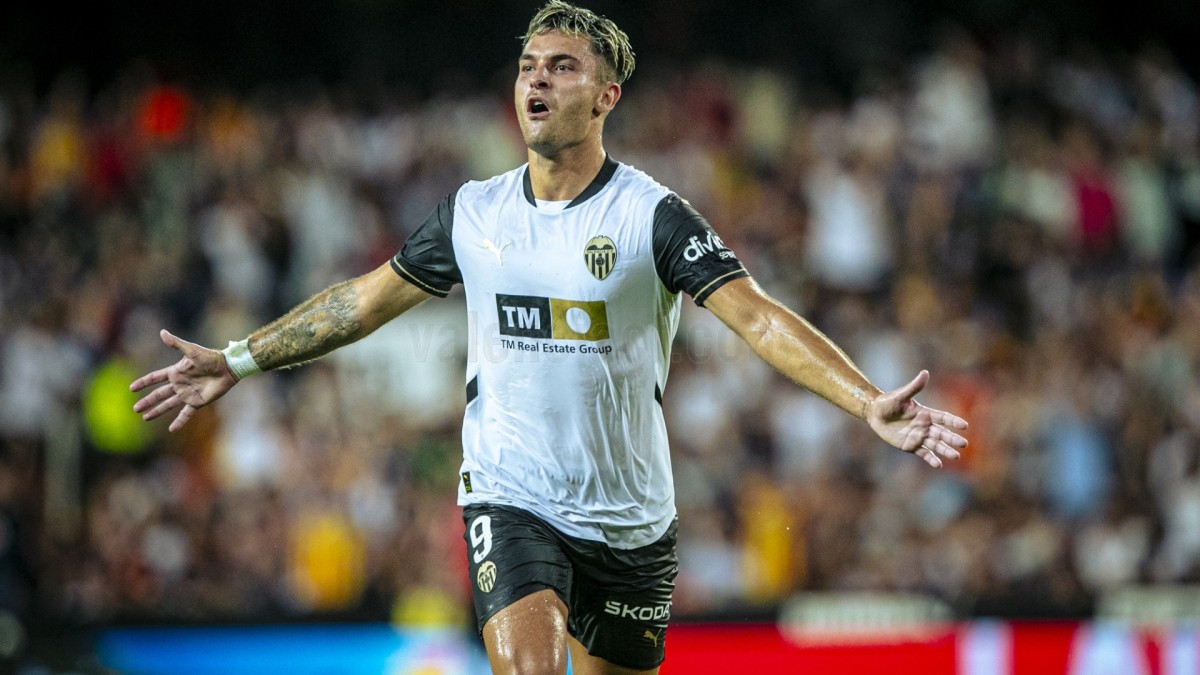 Hugo Duro se suma a la enfermería del Valencia Hugo Duro se suma a la enfermería del Valencia