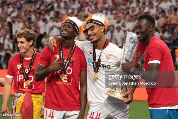 El parón sigue trayendo buenas noticias por Nervión. Varios jugadores volverán al equipo la próxima jornada. El parón sigue trayendo buenas noticias por Nervión. Varios jugadores volverán al equipo la próxima jornada.