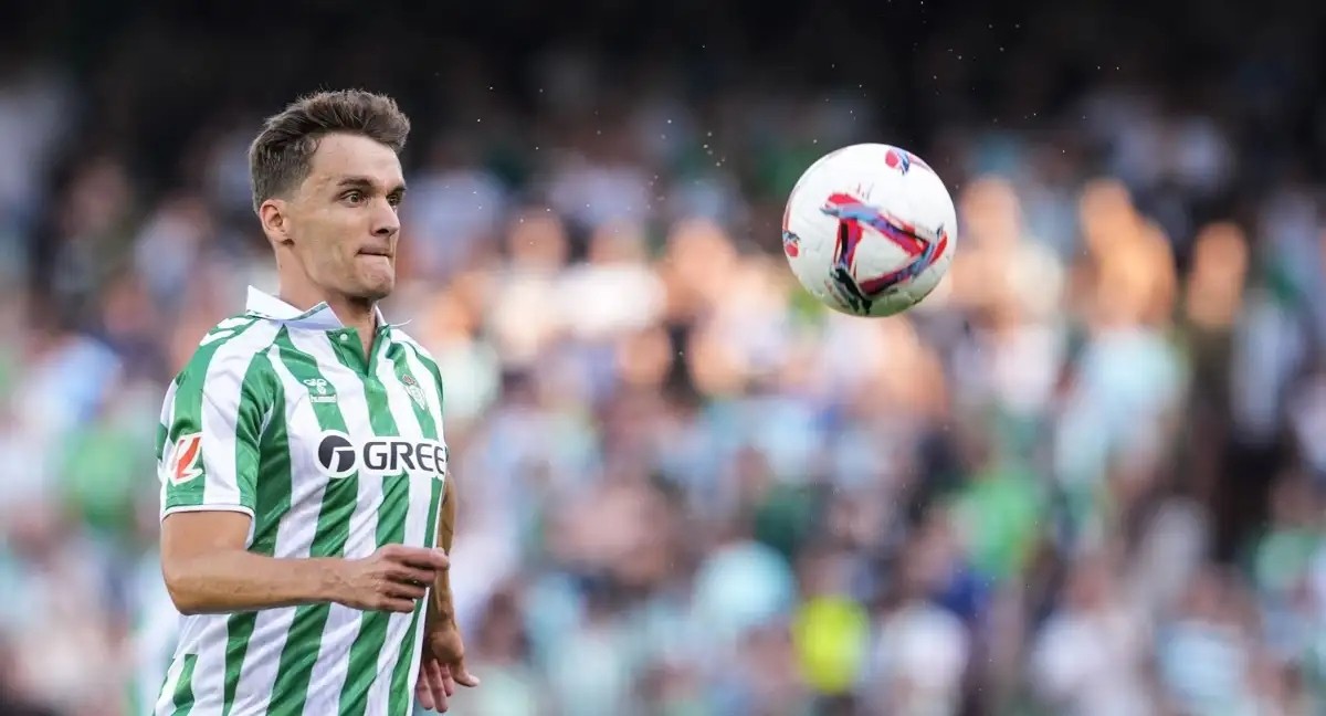 Diego Llorente habla sobre sus molestias y su disponibilidad ante el Valencia Diego Llorente habla sobre sus molestias y su disponibilidad ante el Valencia