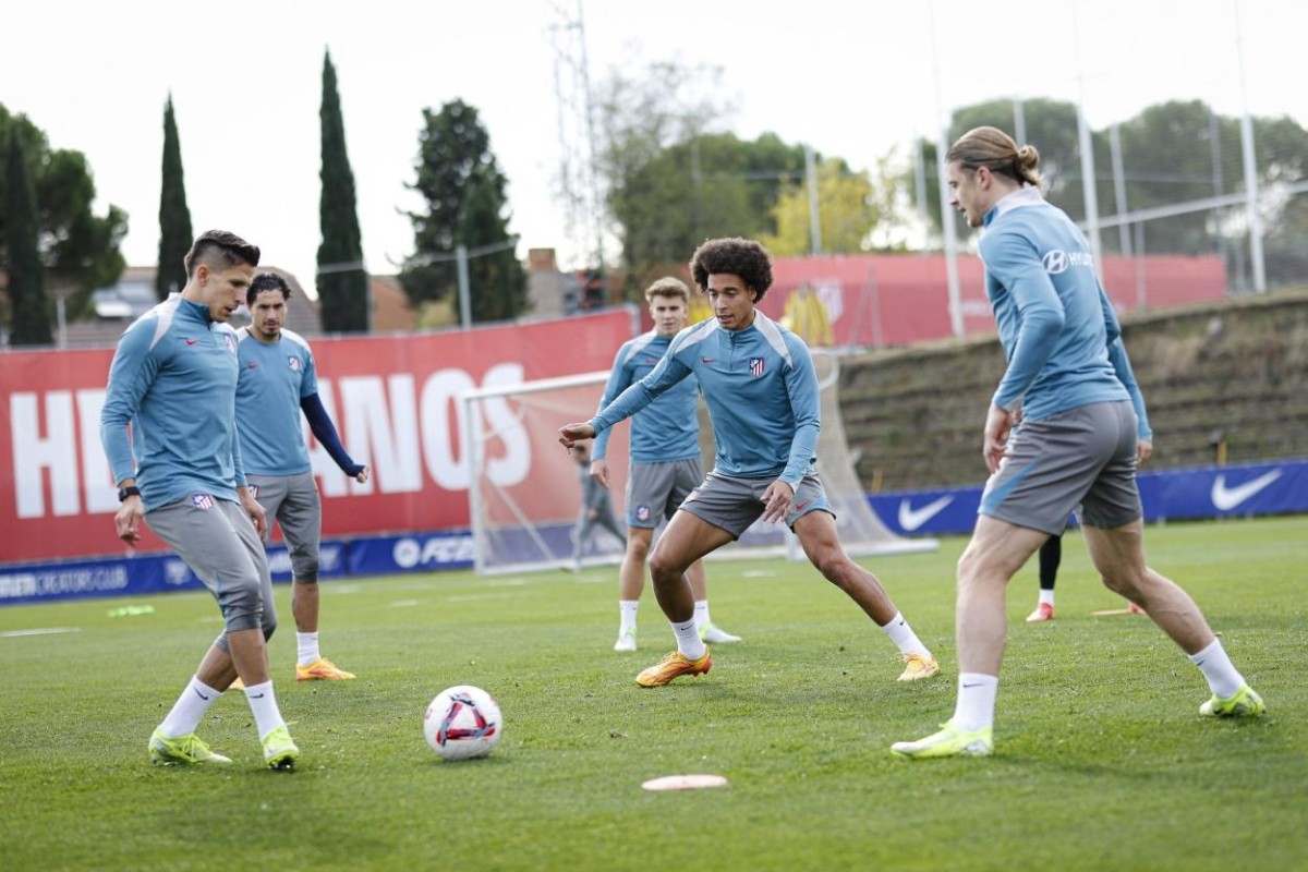 Simeone ensaya con dos onces en la sesión de hoy Simeone ensaya con dos onces en la sesión de hoy